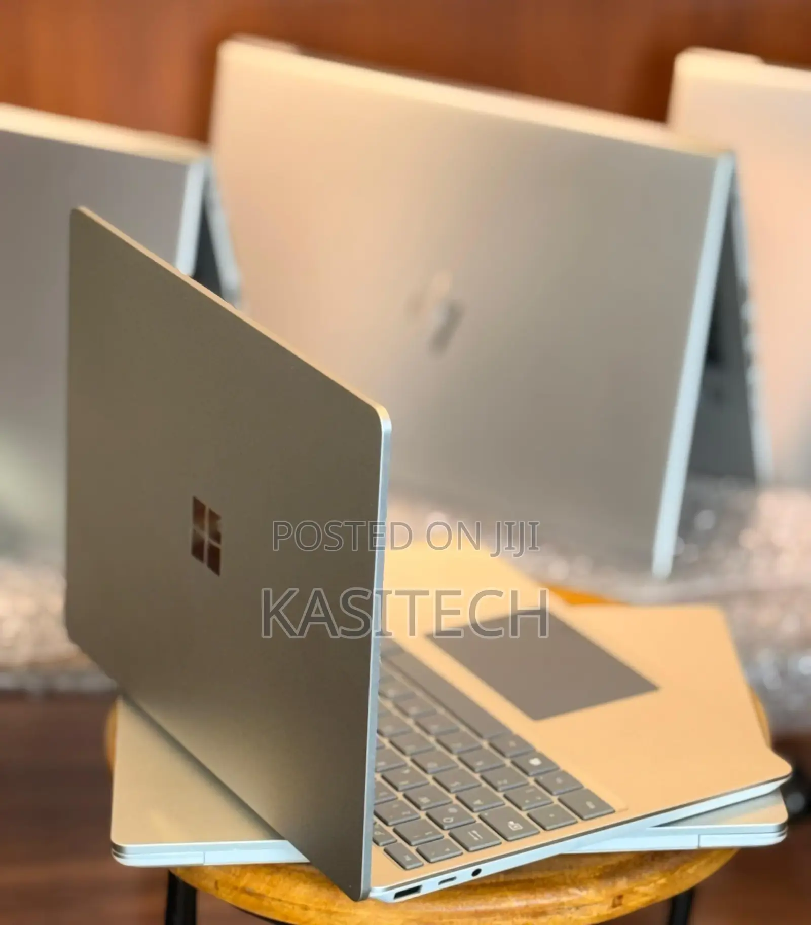 New Laptop Microsoft Surface Go 8GB Intel Core i5 SSD 256GB