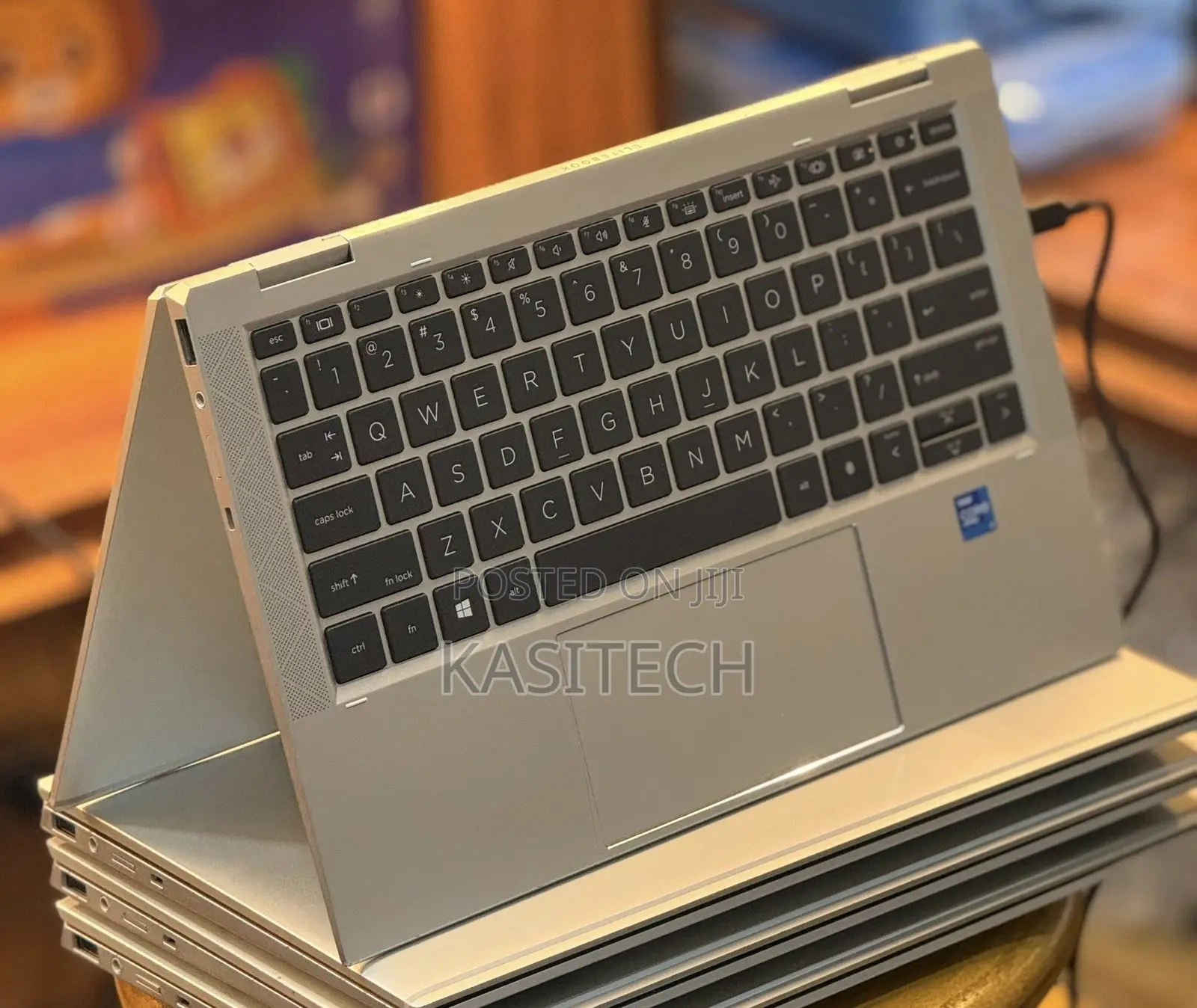New Laptop HP EliteBook 1040 G8 16GB Intel Core i7 SSD 512GB