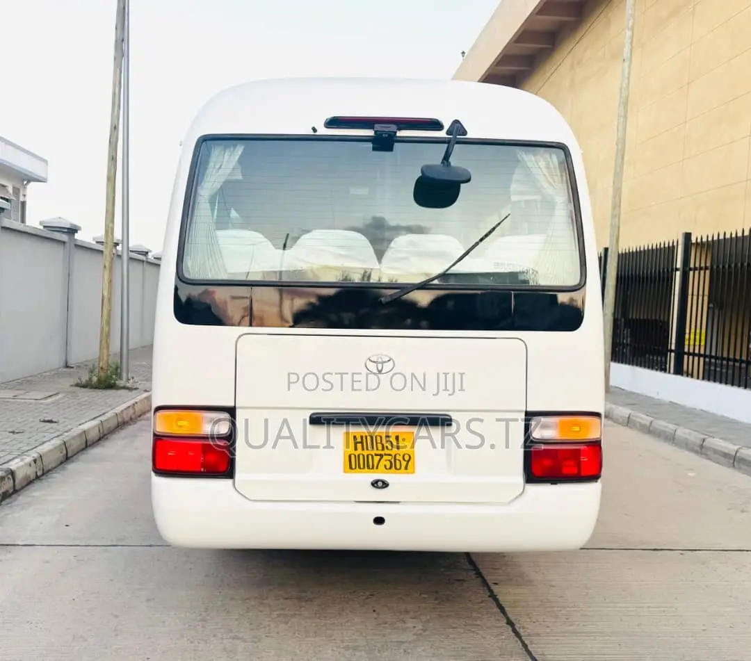 Toyota Coaster 2005 White