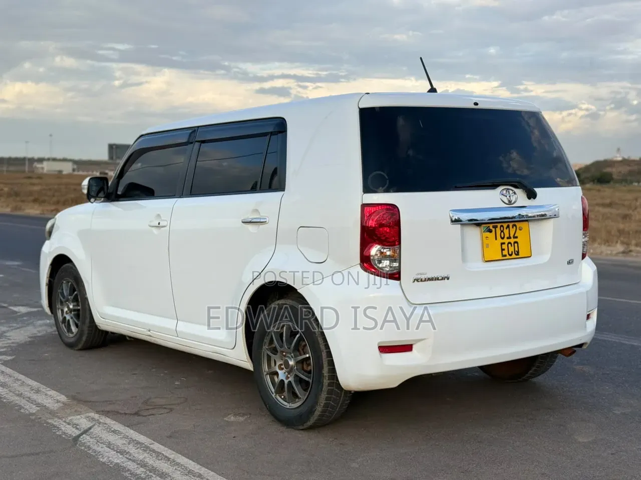 Toyota Corolla Rumion 2009 White
