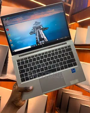 New Laptop HP EliteBook 830 G8 8GB Intel Core i5 SSD 256GB