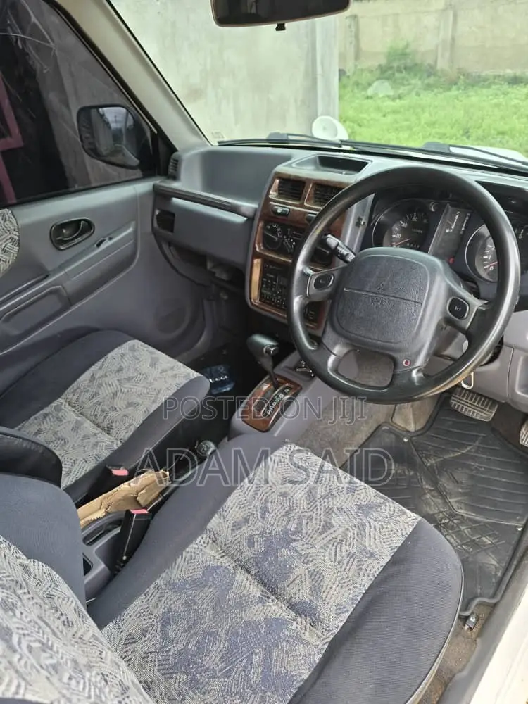 Mitsubishi Pajero 1996 White