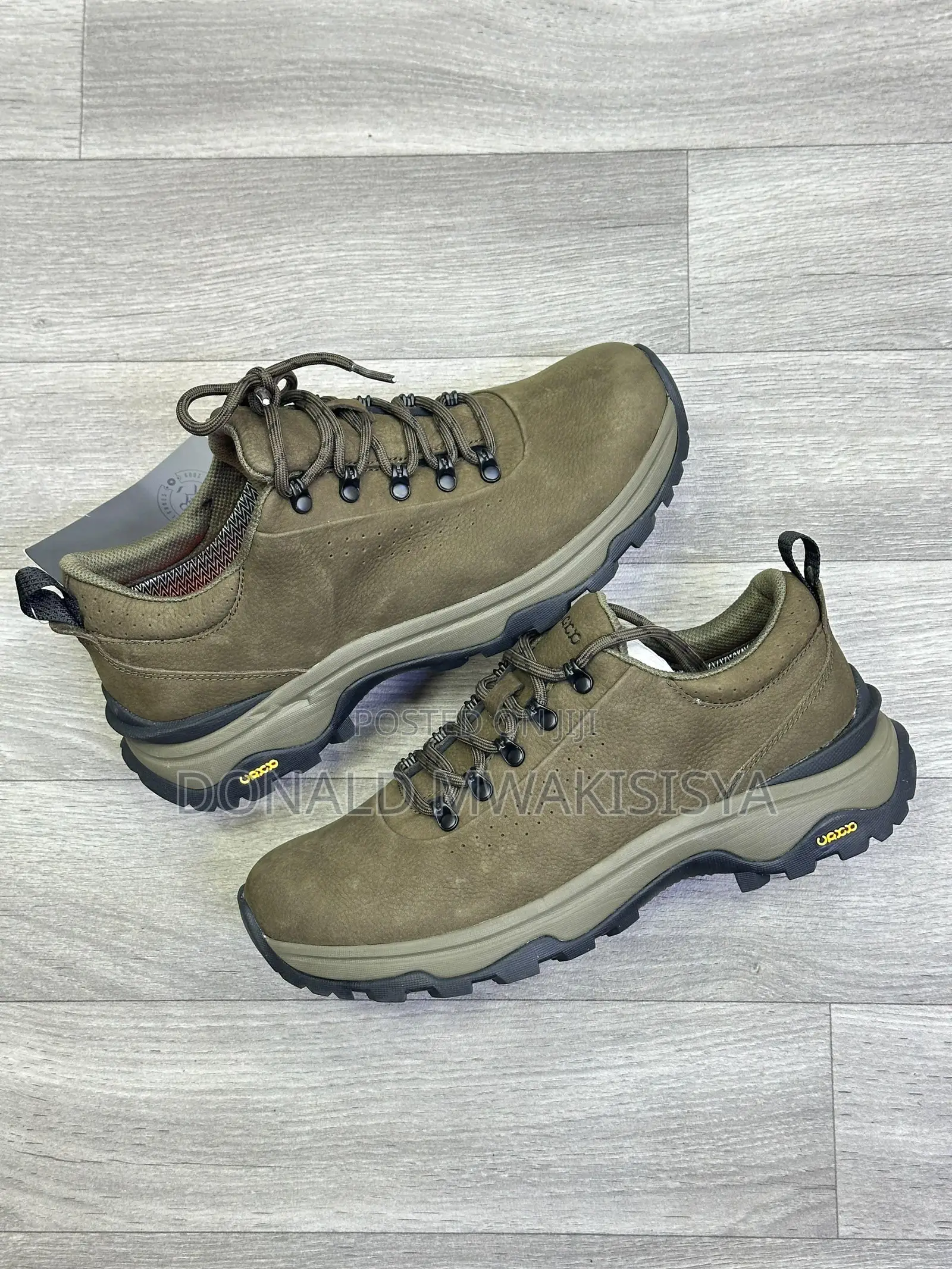 Uaxx - Premium Outdoor / Hiking Shoes