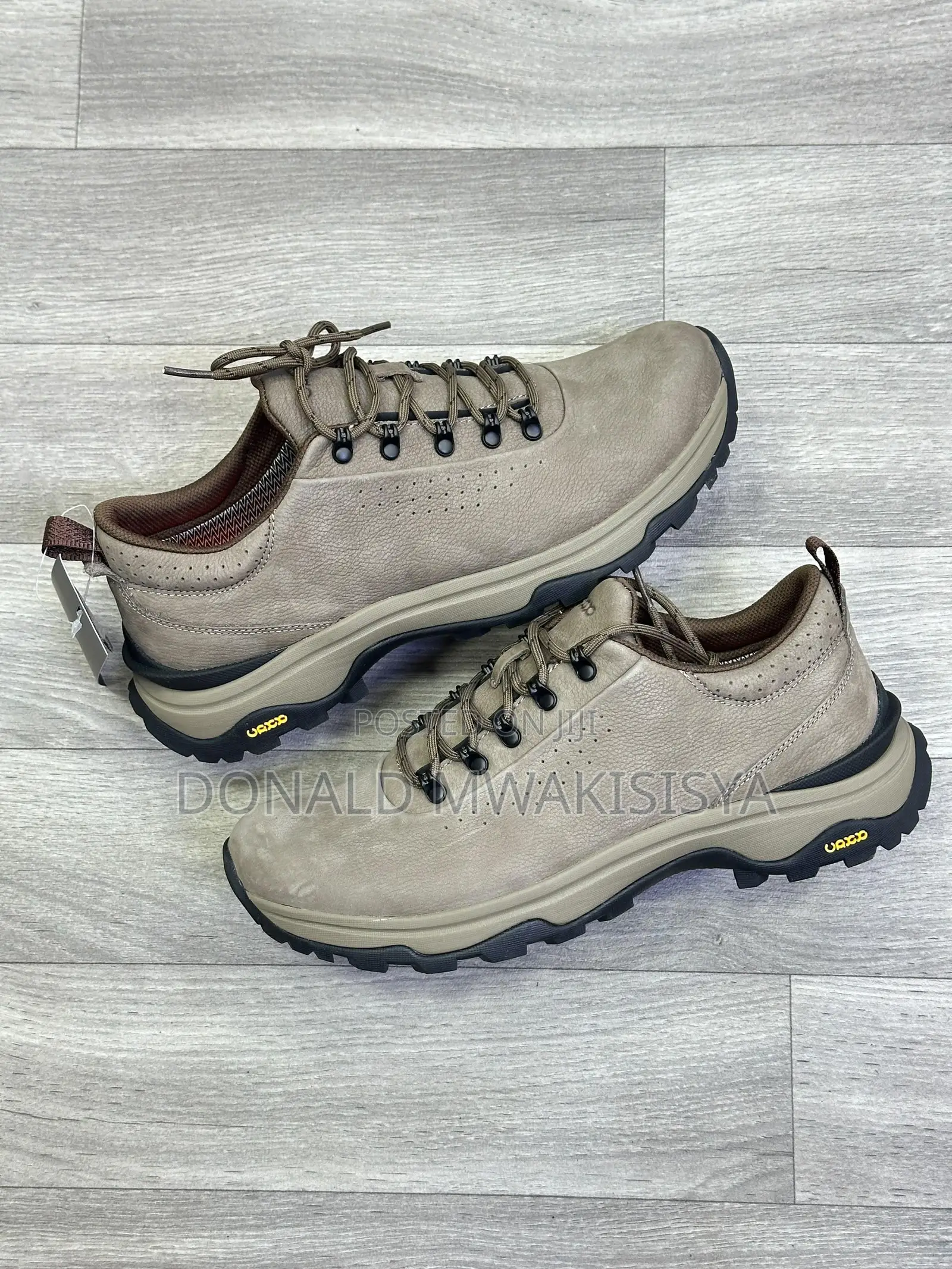 Uaxx - Premium Outdoor / Hiking Shoes