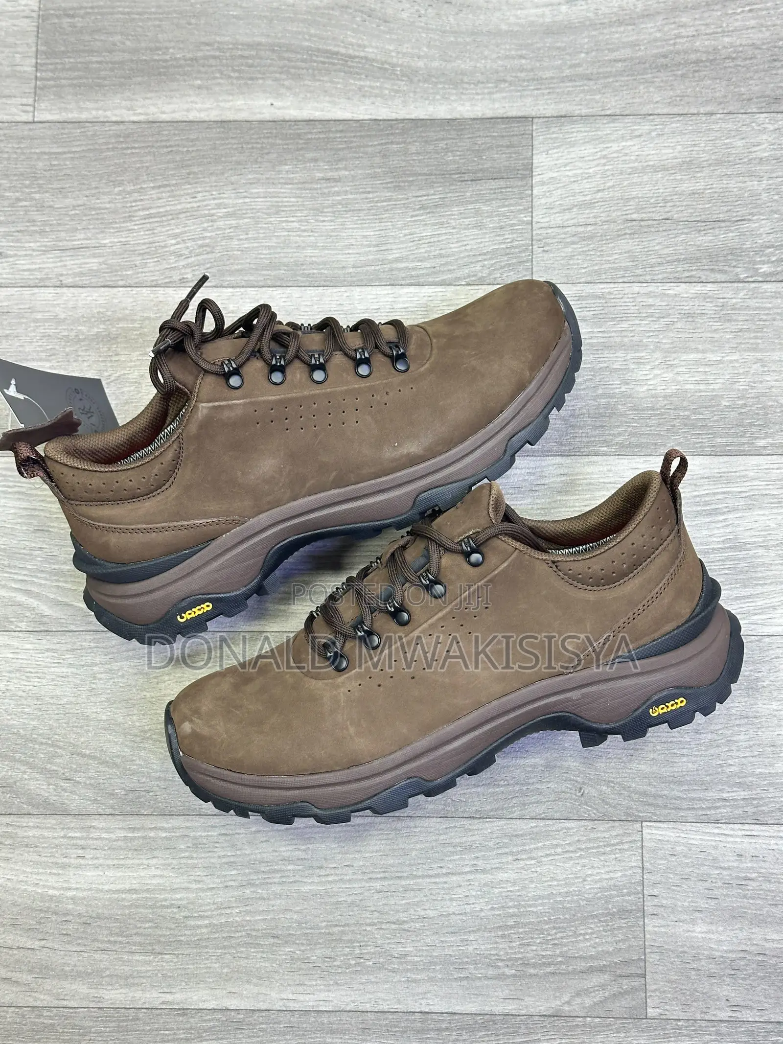 Uaxx - Premium Outdoor / Hiking Shoes