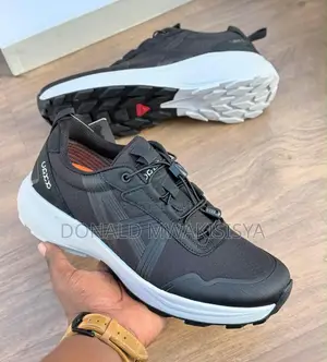 Uaxx - Waterproof Premium Sneakers