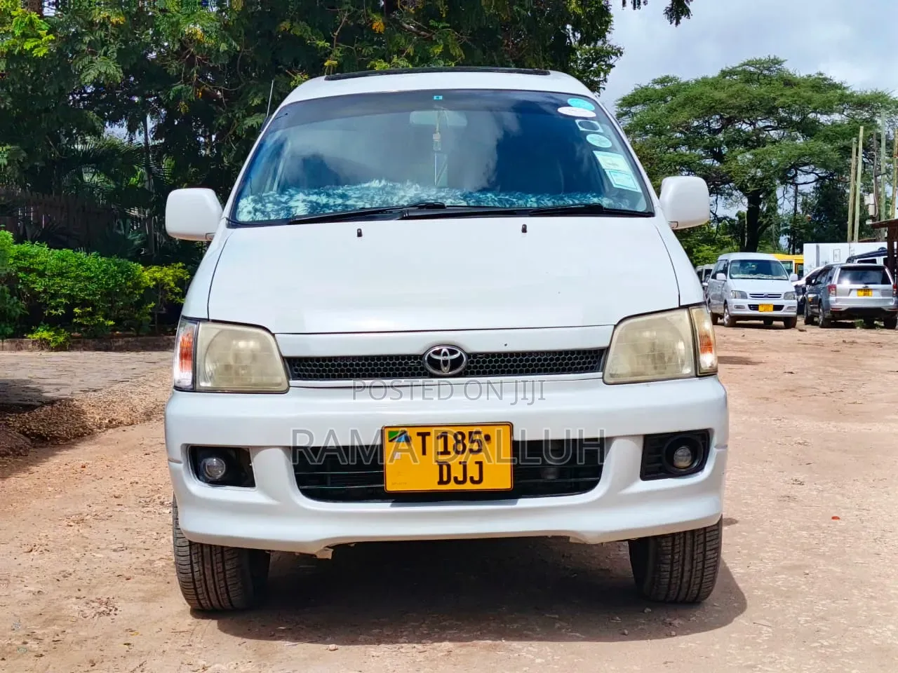 Toyota Noah 2002 White