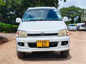 Toyota Noah 2002 White
