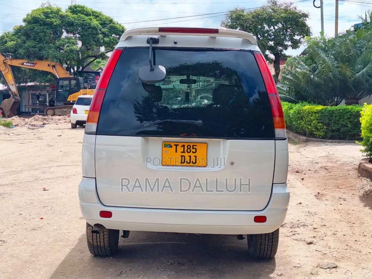Toyota Noah 2002 White