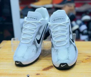 Liquid Max Nike Sneakers White