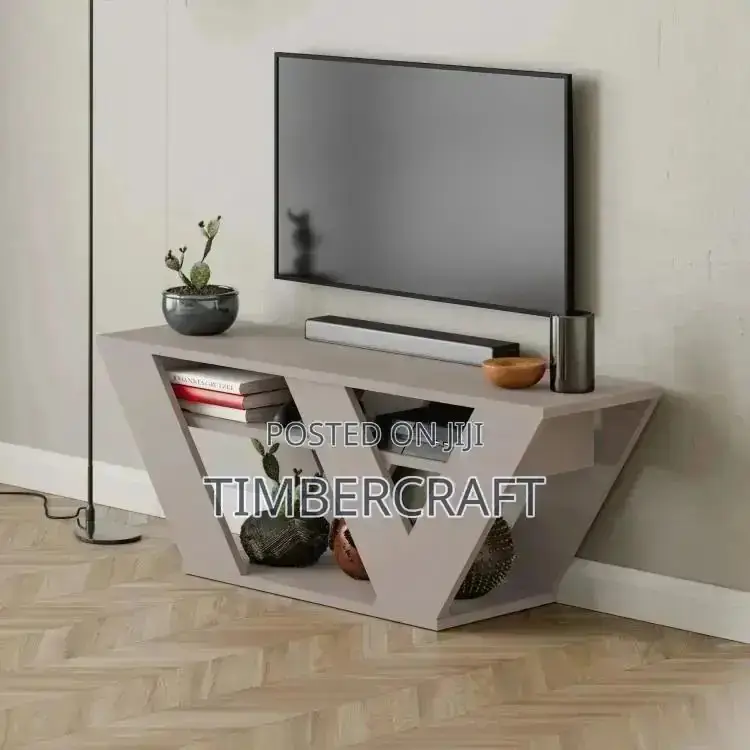 Pipralla TV Stand