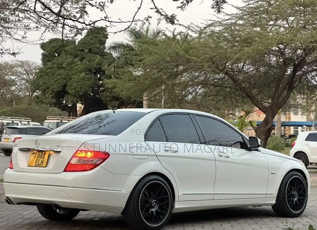 Mercedes-Benz C-Class 2009 White