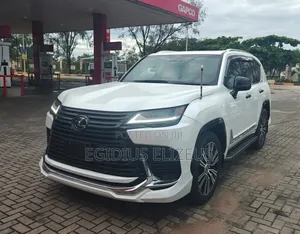 Lexus LX 2025 White