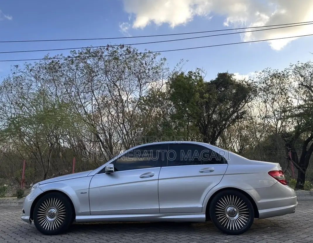 Mercedes-Benz C-Class 2009 Silver