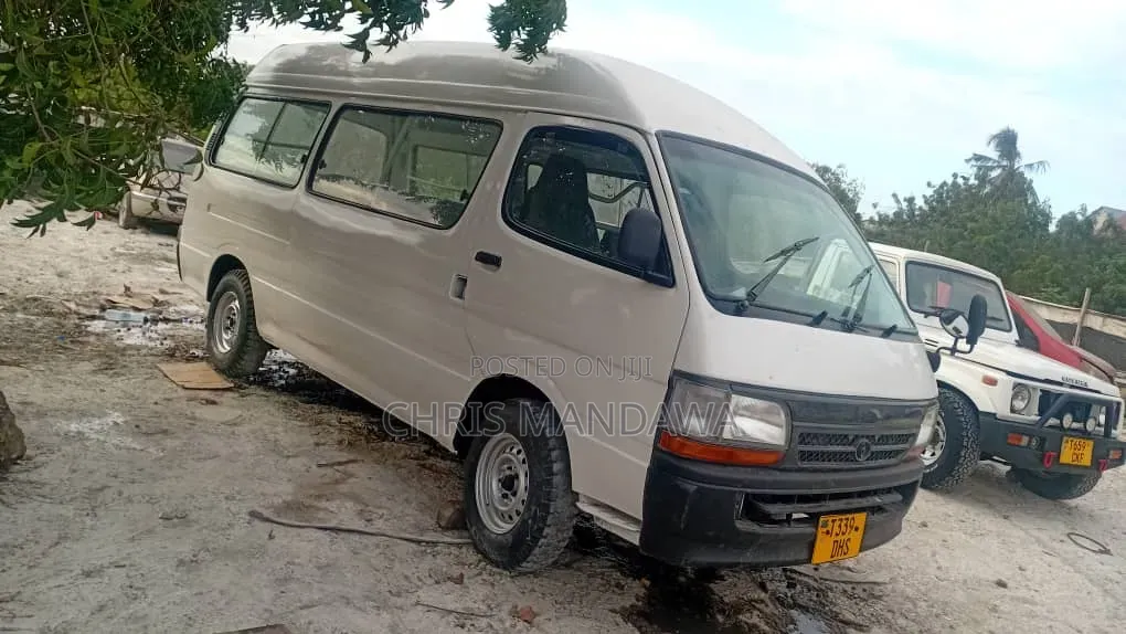 Toyota HiAce 1999 White