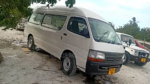 Toyota HiAce 1999 White