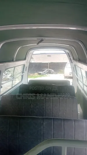 Toyota HiAce 1999 White
