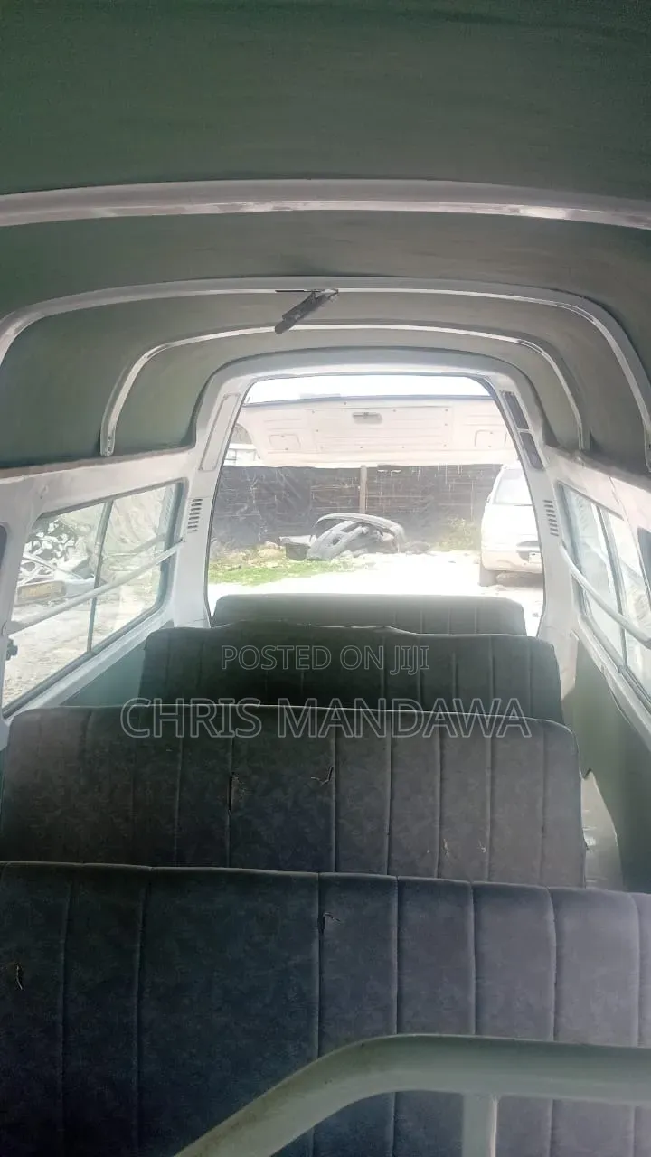 Toyota HiAce 1999 White