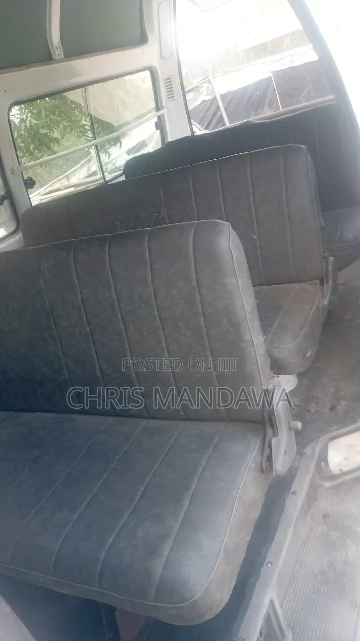 Toyota HiAce 1999 White