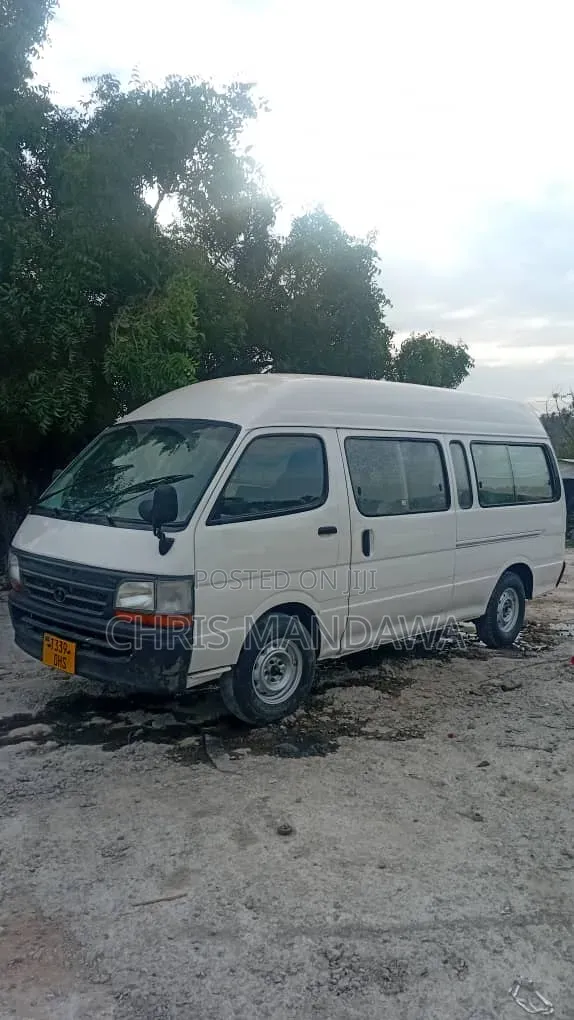 Toyota HiAce 1999 White