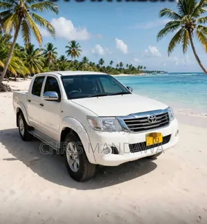 Toyota Hilux 2012 White