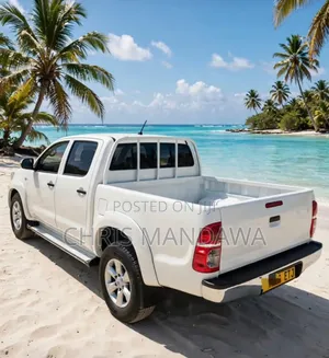 Toyota Hilux 2012 White