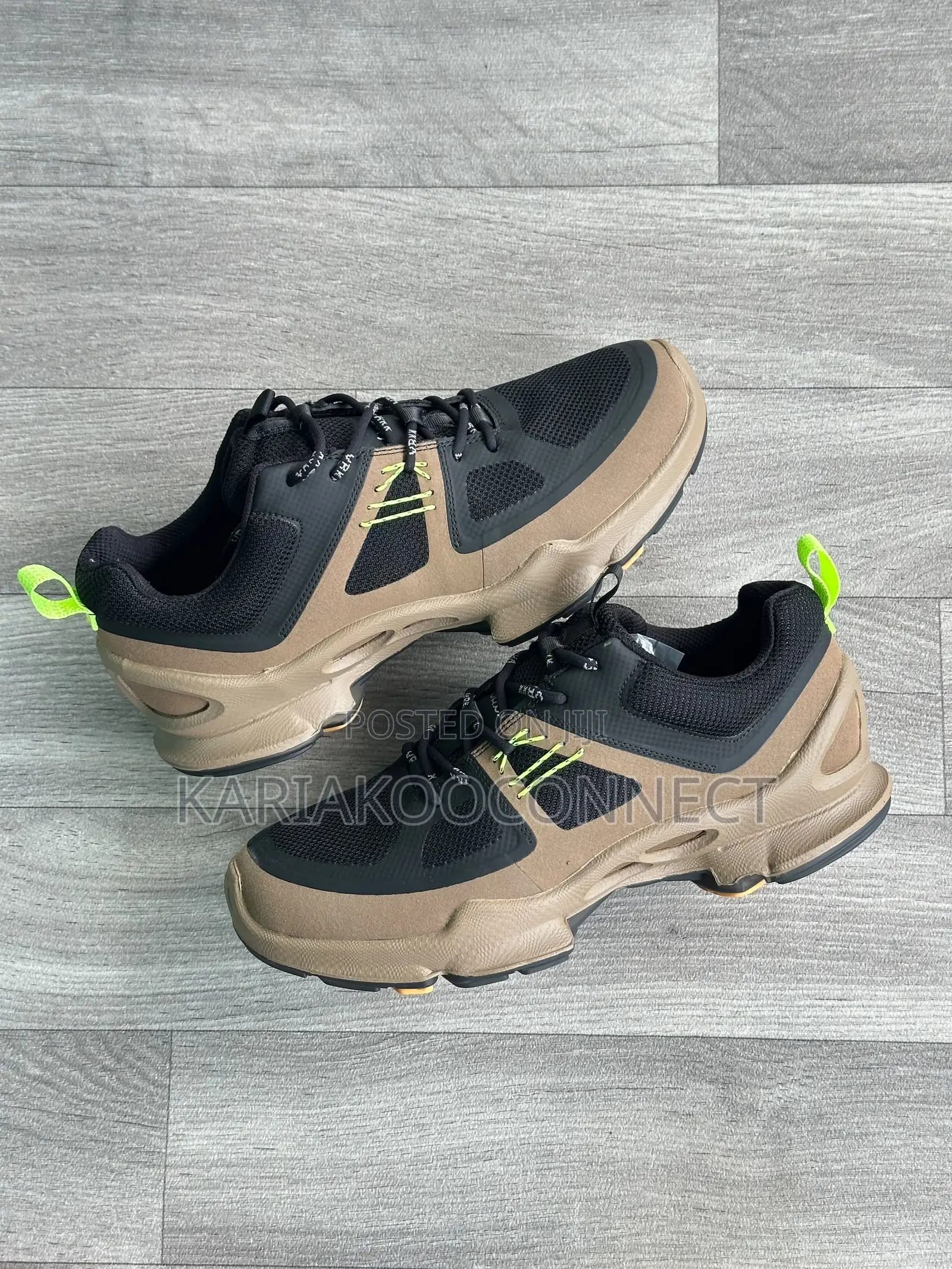 ECCO Black Beige Trail Sneakers