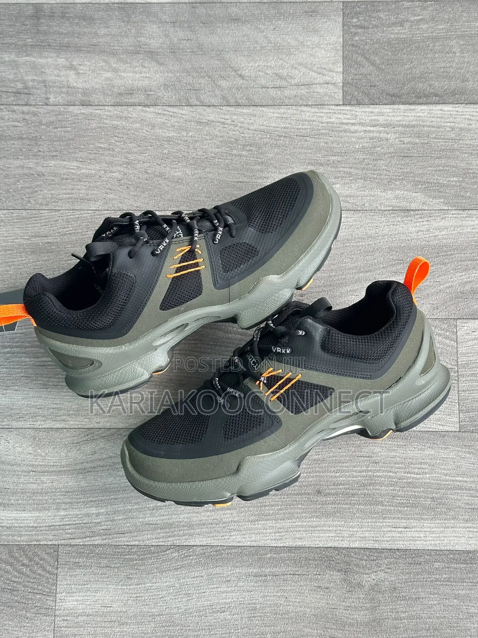 ECCO Black Beige Trail Sneakers