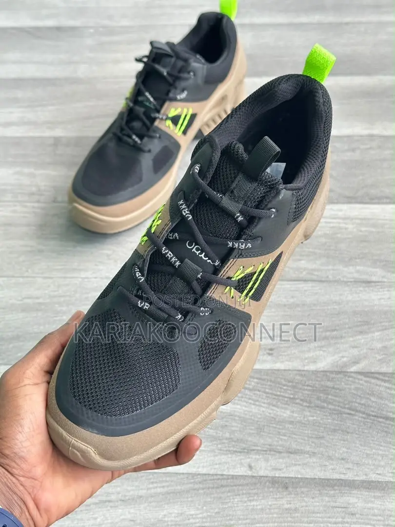 ECCO Black Beige Trail Sneakers