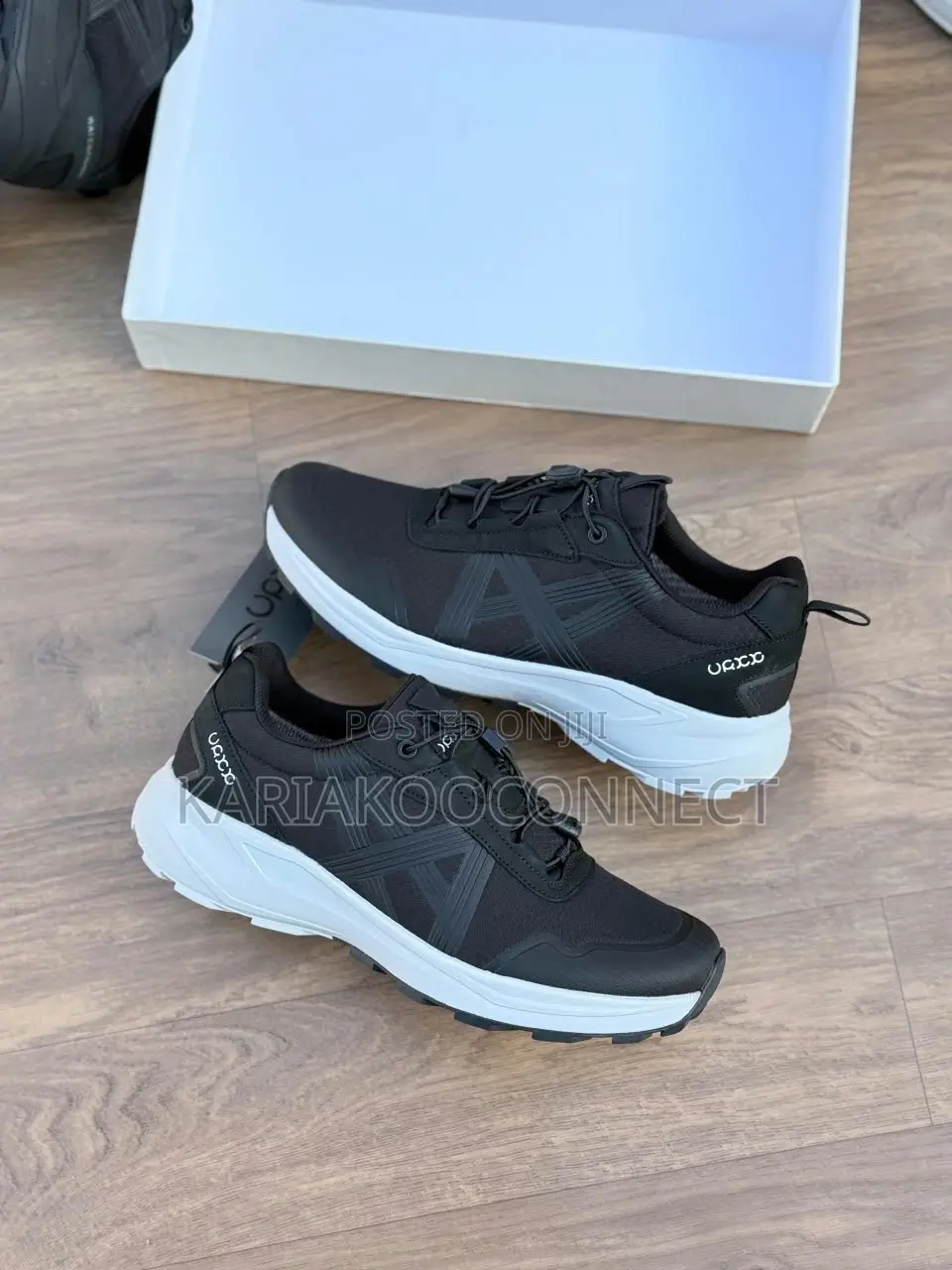 ECCO Black Casual Sneakers