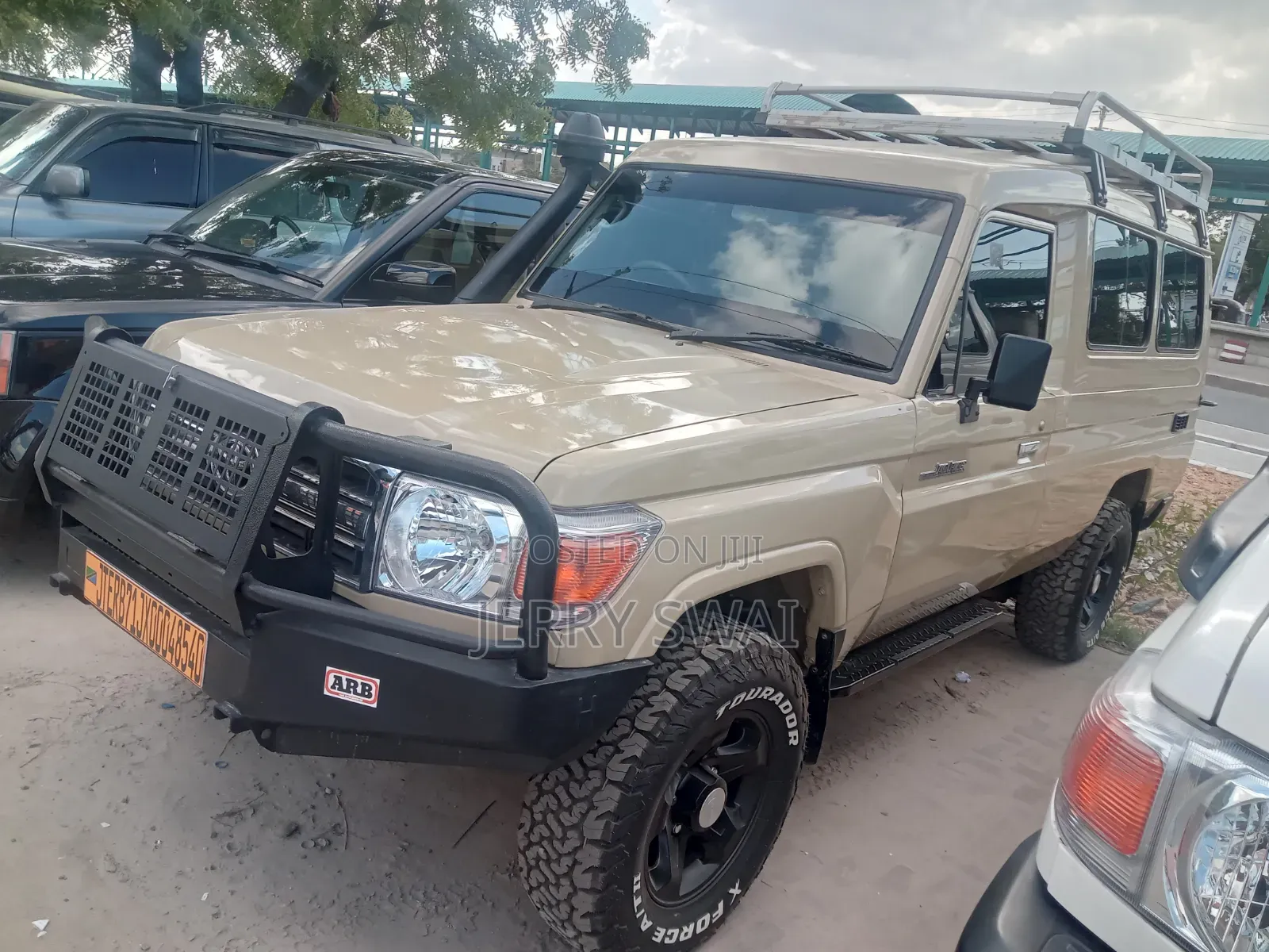 Toyota Land Cruiser 2010 Brown