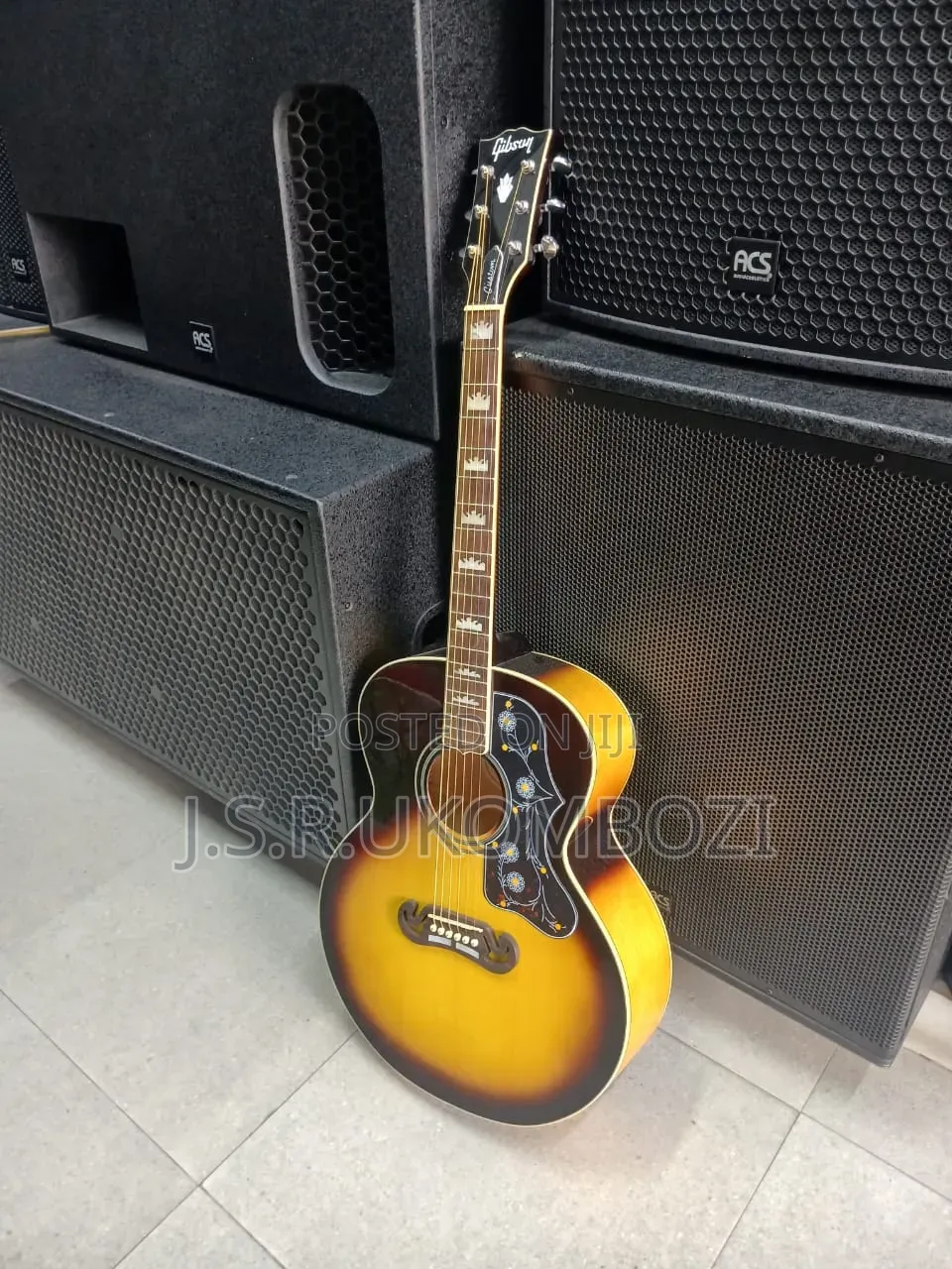 Acoustic Guitar Gibson Electric