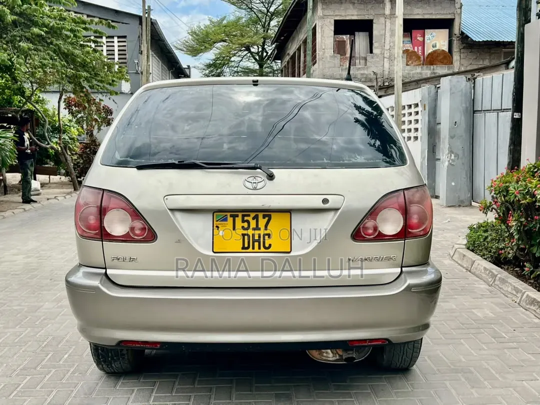 Toyota Harrier 2001 Gray