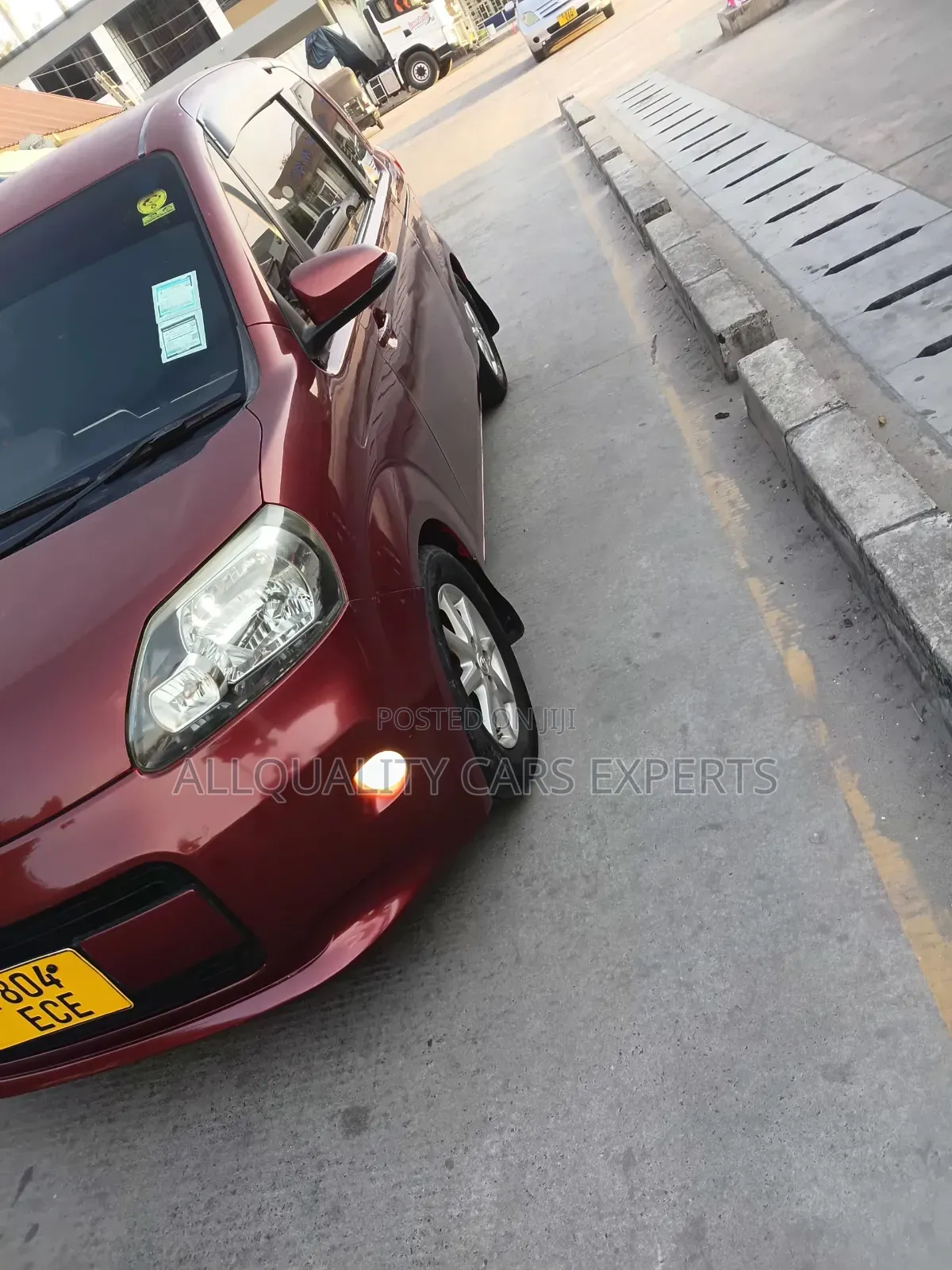 Toyota Spade 2012 Burgundy
