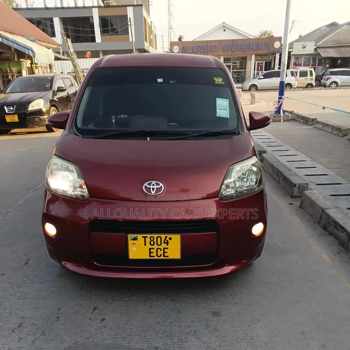 Toyota Spade 2012 Burgundy