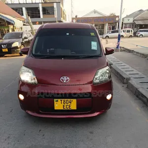 Toyota Spade 2012 Burgundy