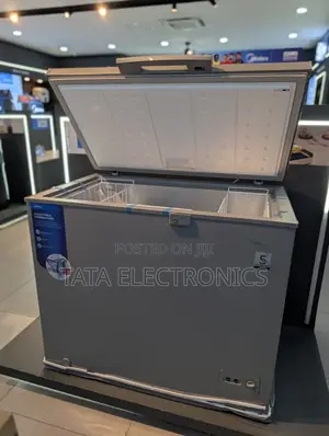 Midea Chest Freezer 250 Liter