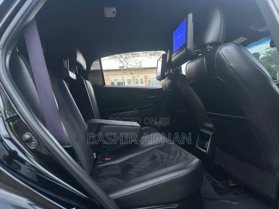 Toyota Harrier 2.0 2016 Black