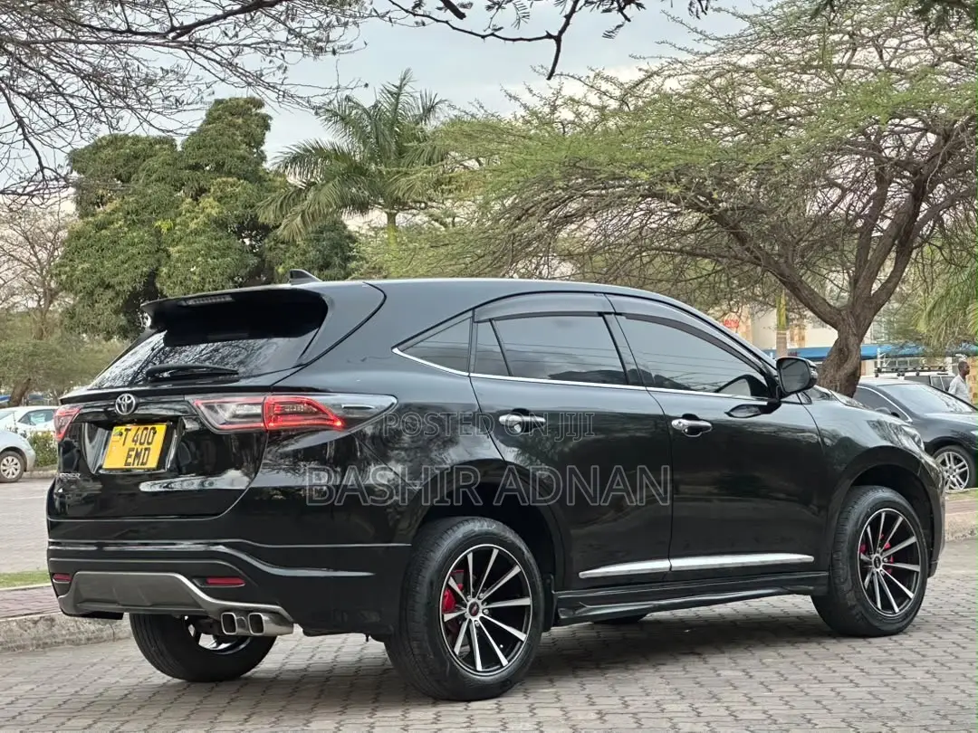 Toyota Harrier 2.0 2016 Black