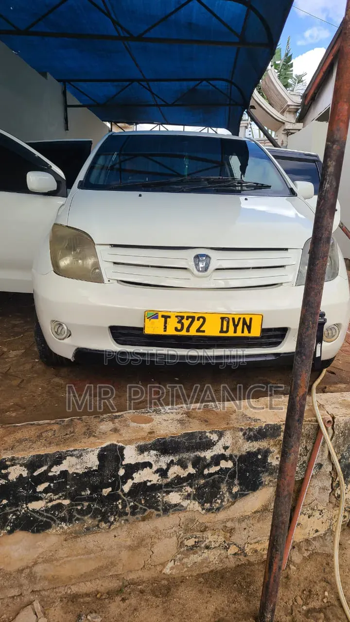 Toyota IST 2005 White