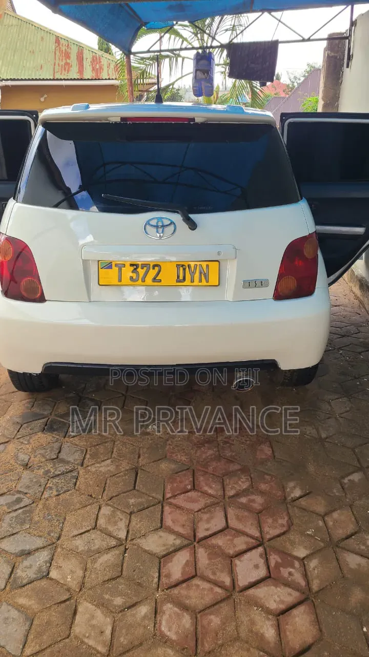 Toyota IST 2005 White