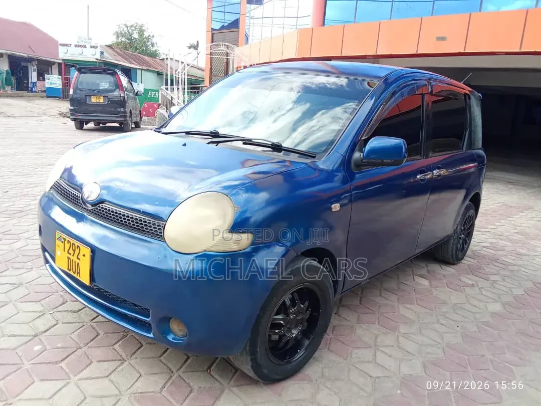 Toyota Sienta 2005 Blue