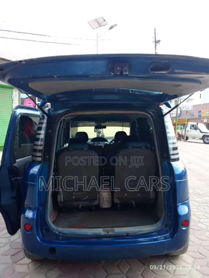 Toyota Sienta 2005 Blue