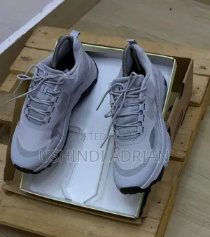 under Armour Velocity Rabasize: 40 • 41 • 42 • 43 • 44