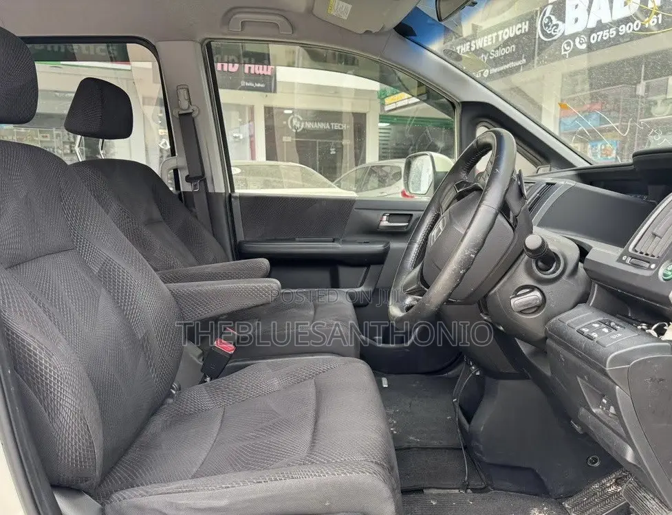 Honda Stepwgn 2011 Pearl