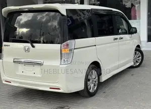 Honda Stepwgn 2011 Pearl