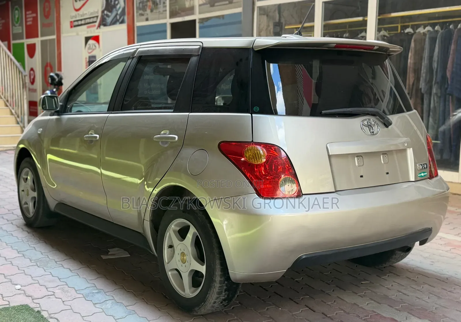 Toyota IST 2003 Silver