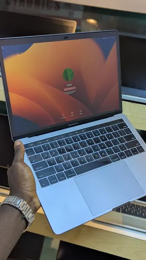 Laptop Apple MacBook Pro 2017 16GB Intel Core i7 SSD 256GB