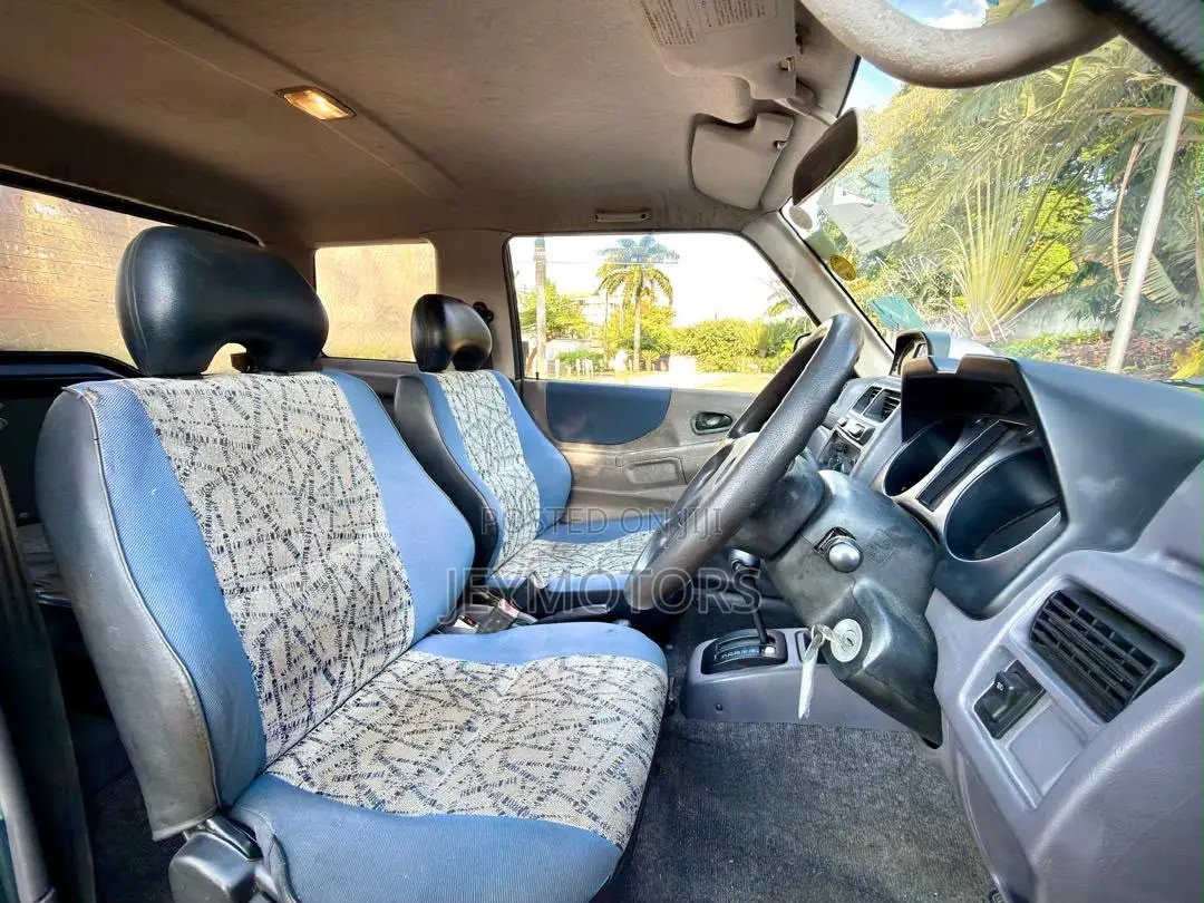 Mitsubishi Pajero 2001 Blue