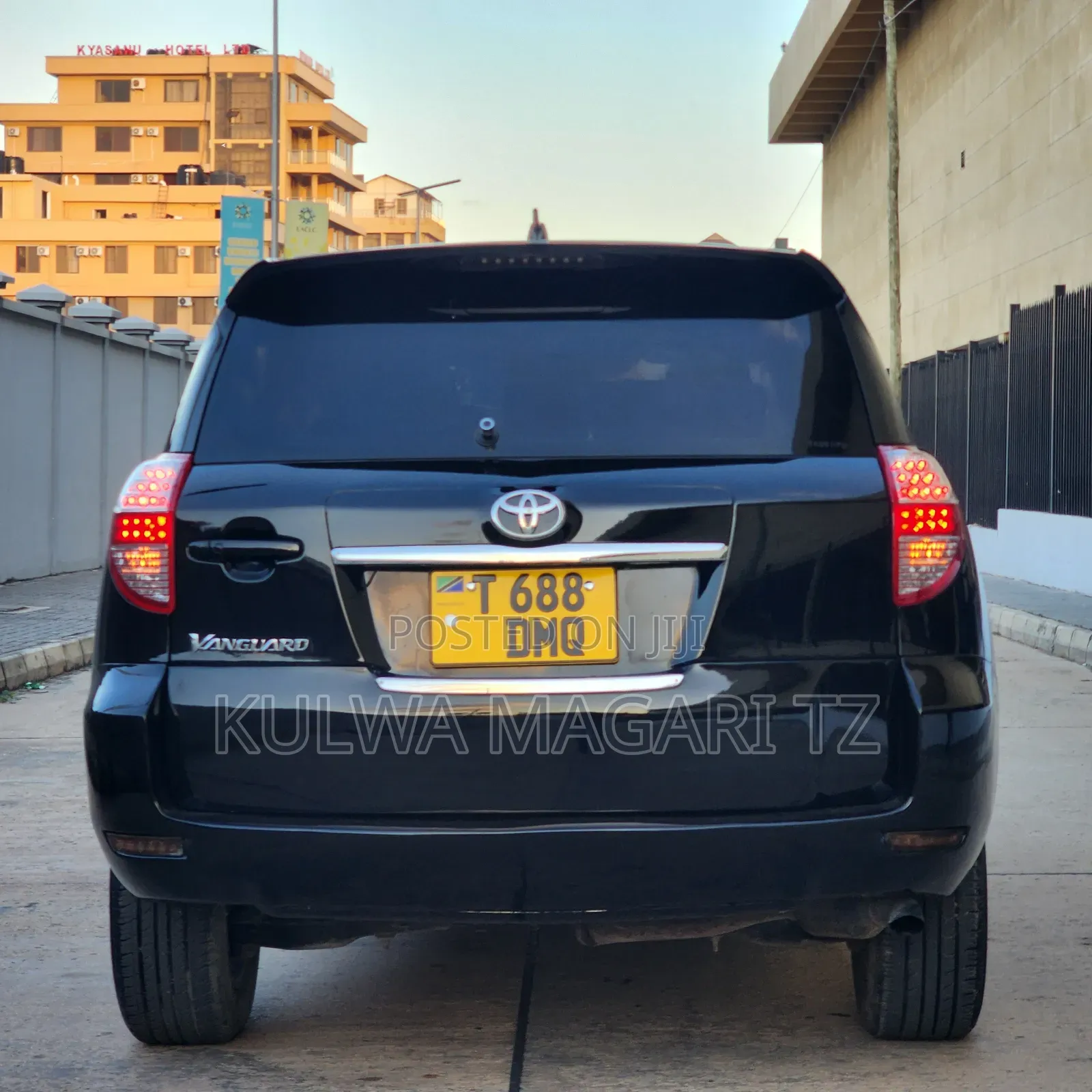 Toyota Vanguard 2010 Black